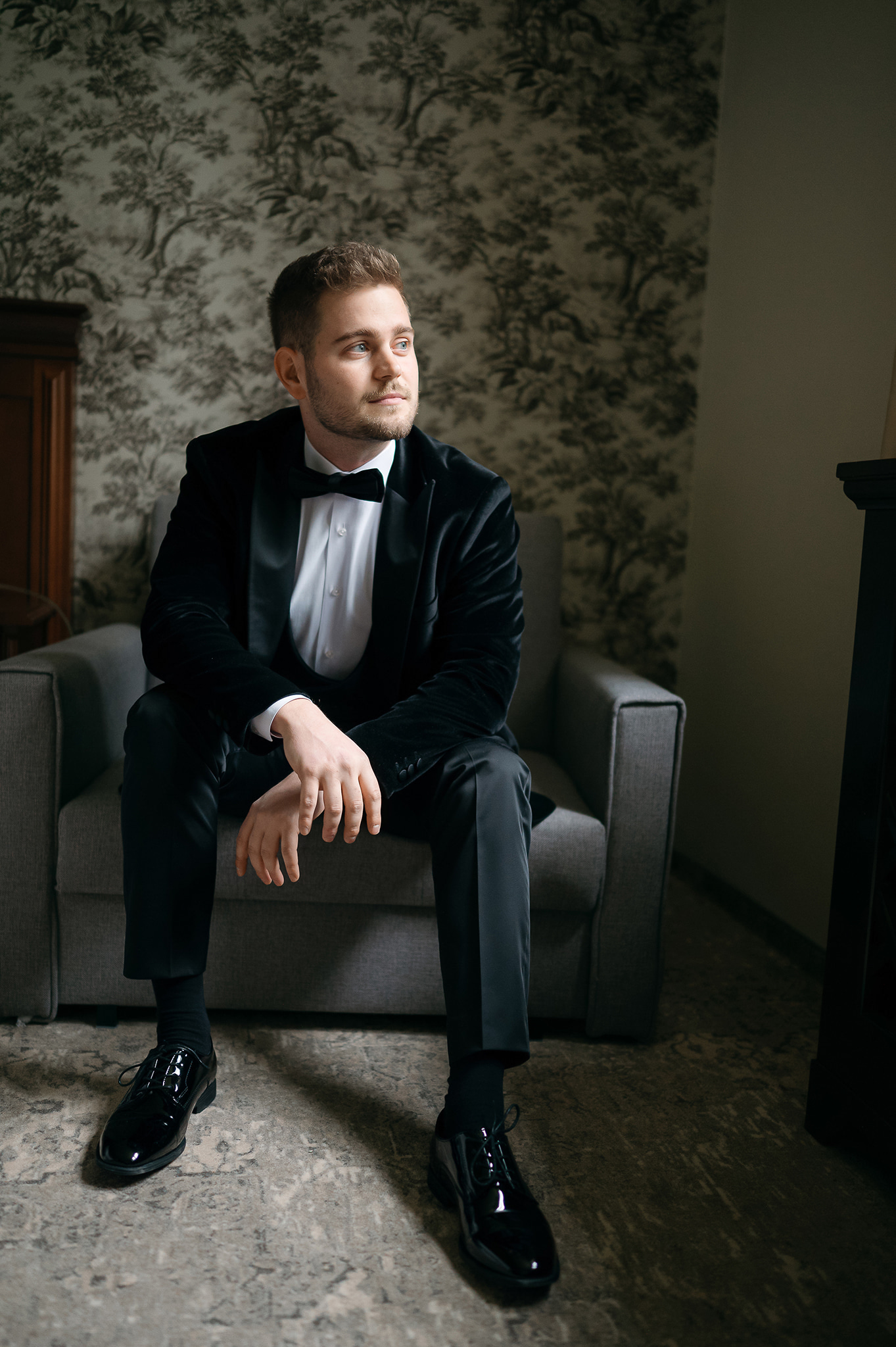 poročno fotografiranje ženin